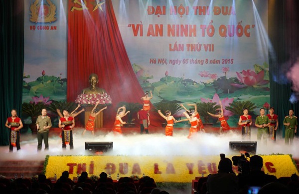 Một tiết mục văn nghệ chào mừng Đại hội