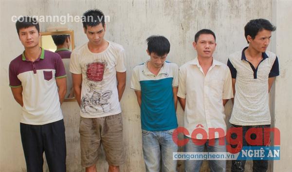 Đánh bạc trong quán cà phê bị bắt