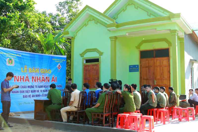 Thắm tình đồng đội từ phong trào 'Nhà nhân ái'