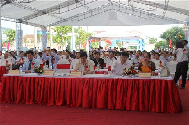 Các đại biểu tham dự lễ khánh thành