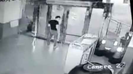 Hình vụ nổ Thiên Tân quay bằng điện thoại và camera giám sát