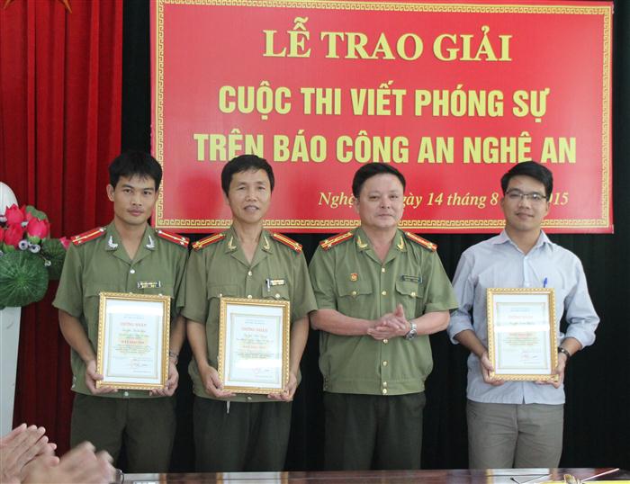 Báo Công an Nghệ An: Trao giải cuộc thi 'Viết phóng sự'