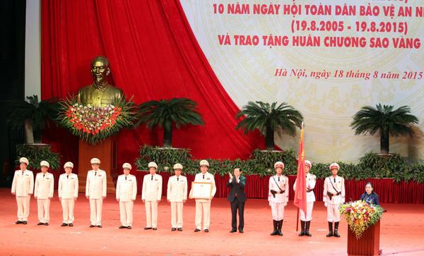 Kỷ niệm trọng thể 70 năm Ngày truyền thống CAND