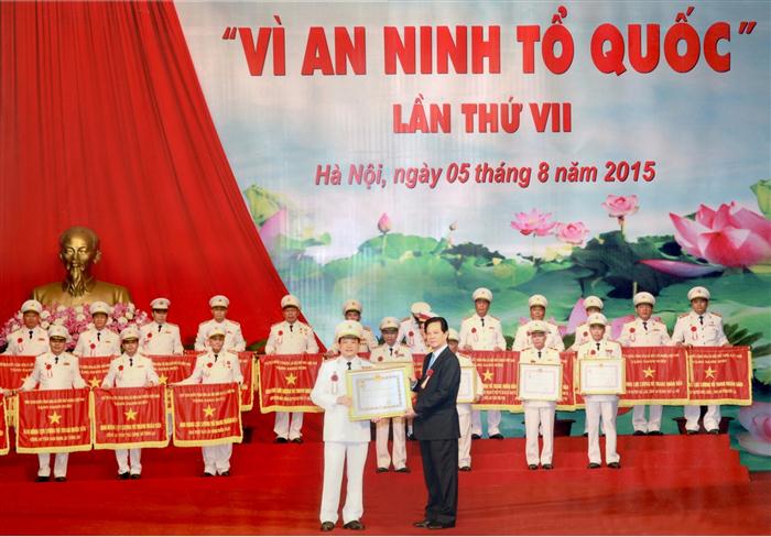Thủ lĩnh điển hình trên mặt trận phòng chống tội phạm