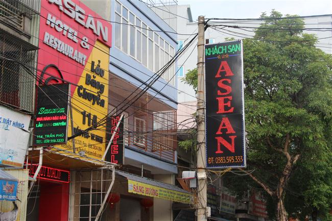 Tiềm ẩn nguy cơ cháy, nổ từ các biển quảng cáo