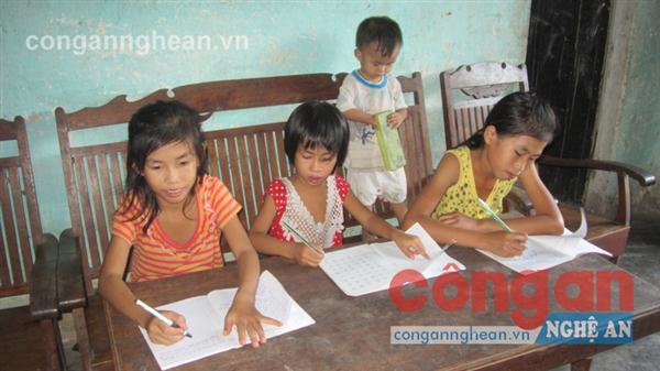 Phụ huynh nghèo và nỗi lo mùa tựu trường