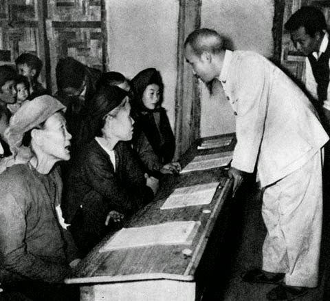 Ngày khai trường, nhớ lời kêu gọi chống giặc dốt của Chủ tịch Hồ Chí Minh