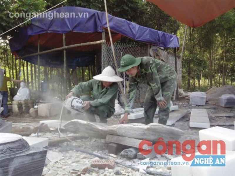 Chàng thanh niên dân tộc thiểu số làm theo lời Bác