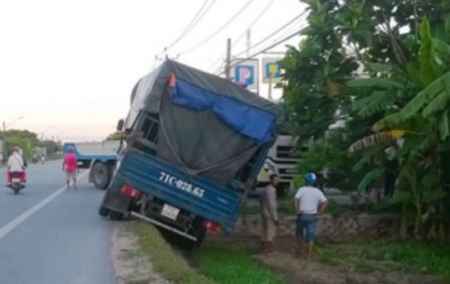 Cảnh giác: Nguy hiểm chờ chực khi lùi xe bất cẩn