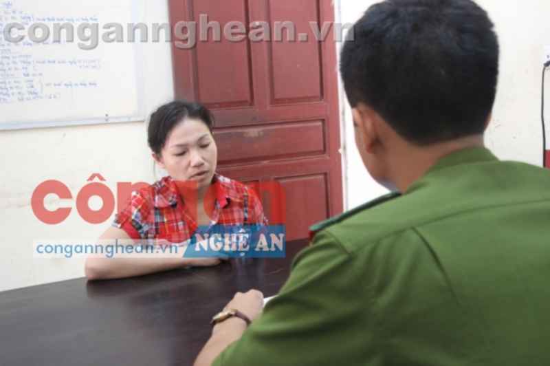 Bắt đối tượng vừa bán dâm vừa môi giới mại dâm