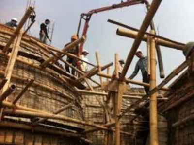 Cảnh giác: Nguy hiểm khi trẻ chơi ở công trường