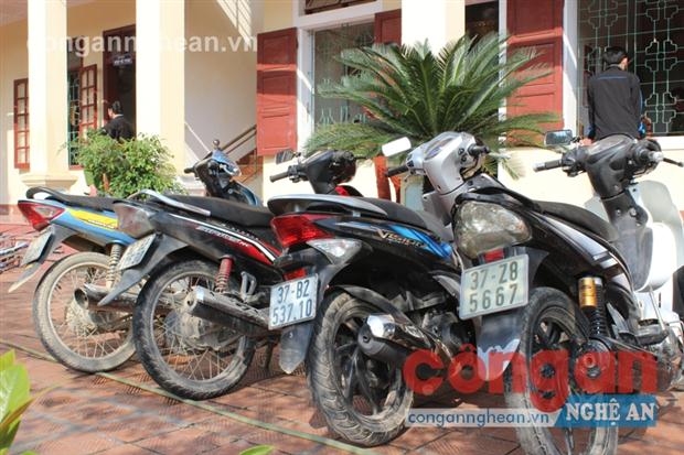 Một số tài sản được cơ quan CSĐT thu giữ                         để trao trả cho các bị hại