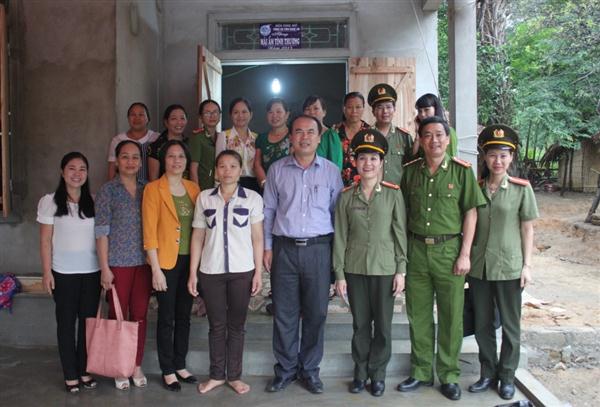 Bàn giao nhà mái ấm tình thương