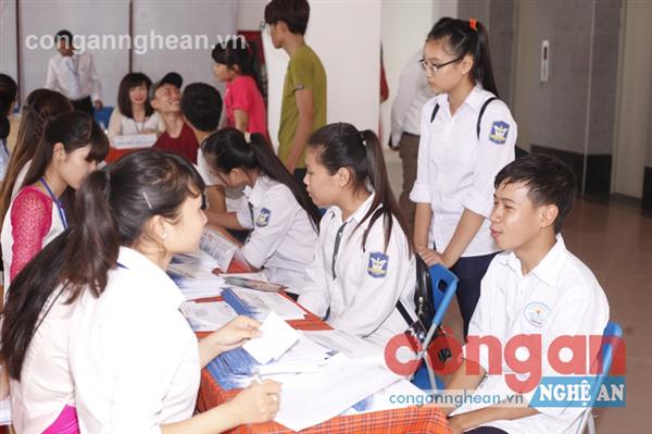 Để không tái diễn tình trạng 'loạn' giấy báo nhập học