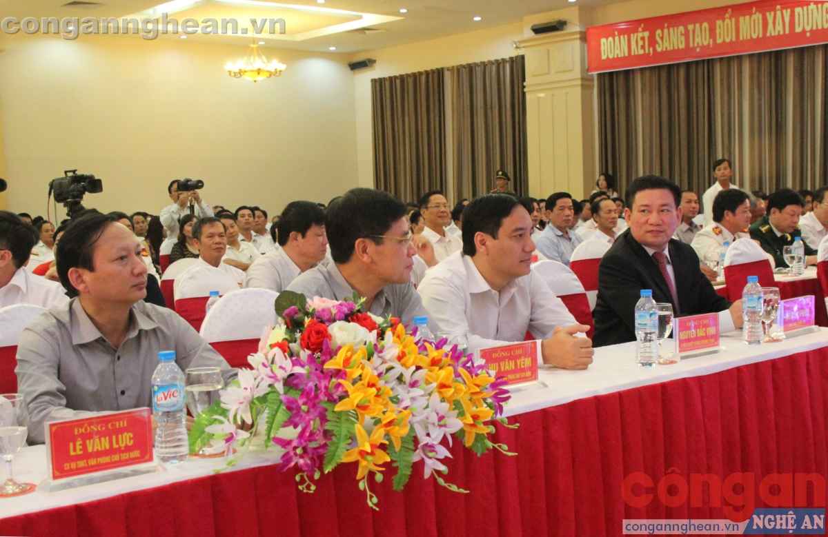 Các đại biểu dự đêm giao lưu
