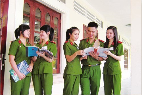 Thí sinh đậu vào các trường Công an nhân dân phải đủ các tiêu chuẩn về chính trị và trình độ