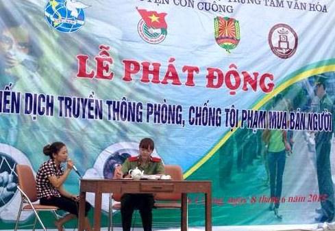 Công an huyện Con Cuông phối hợp với các ban, ngành của huyện                        truyền thông về phòng, chống tội phạm mua bán người trên địa bàn