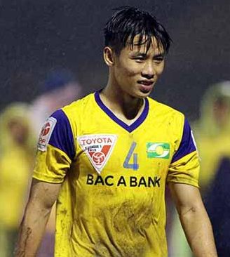 Quế Ngọc Hải không được tập trung đội tuyển sau pha phạm lỗi dẫn đến chấn thương nặng của Anh Khoa.