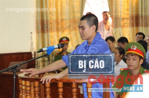 Bị cáo Vi Văn Hai tại phiên tòa