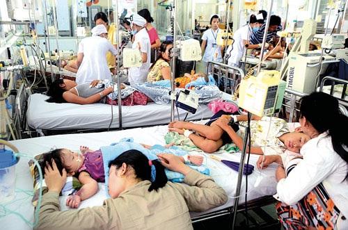 Nghi mắc sốt xuất huyết, phải đi khám ngay