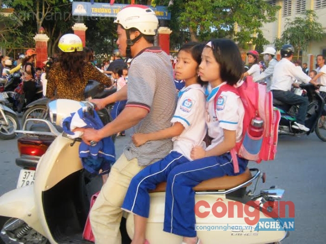 Giáo dục pháp luật về ATGT trong trường học