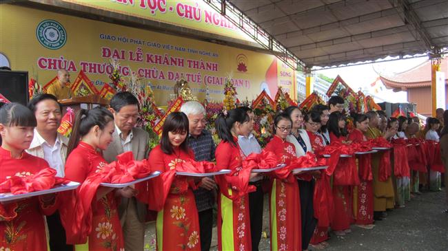 Cắt băng khánh thành giai đoạn 1 chùa Đại Tuệ