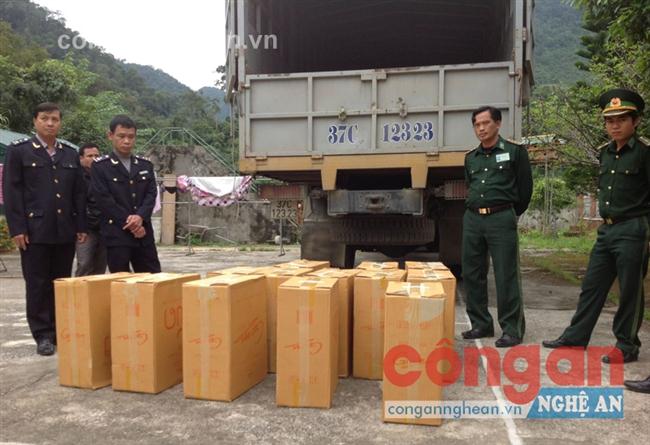 Hải quan cửa khẩu quốc tế Nậm Cắn và lực lượng Bộ đội Biên phòng thu giữ toàn bộ tang vật.