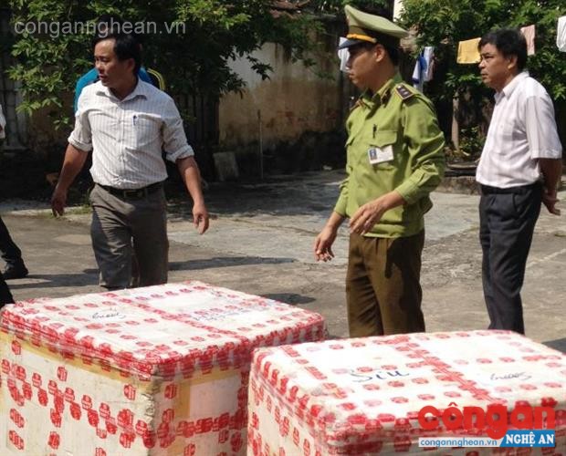 Liên tiếp bắt giữ nhiều xe ôtô chở sản phẩm động vật hôi thối
