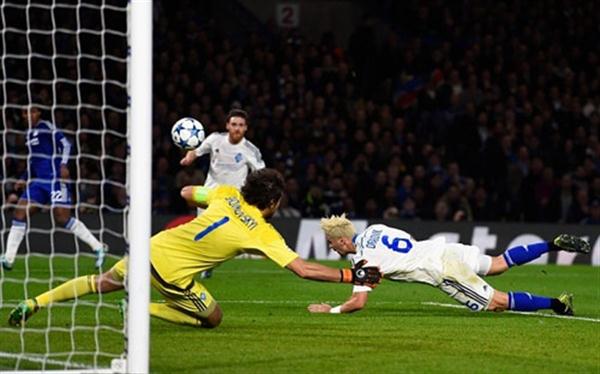 Chelsea - Dynamo Kyiv: Willian người giải cứu