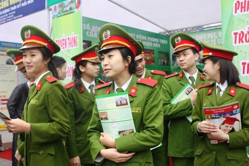 Các tiêu chuẩn và ưu tiên tuyển chọn vào CAND