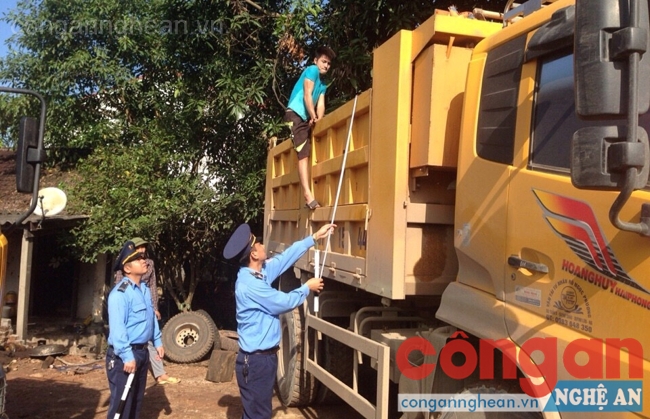Mạnh tay với xe 'quá khổ, quá tải'
