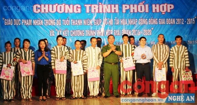 Giúp người lầm lỗi tái hòa nhập cộng đồng