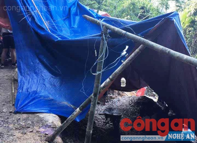 Truy quét khai thác vàng trái phép khu vực rừng phòng hộ