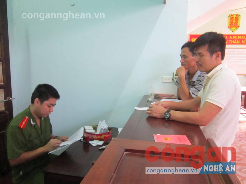 Không ngừng nâng cao chất lượng phục vụ nhân dân