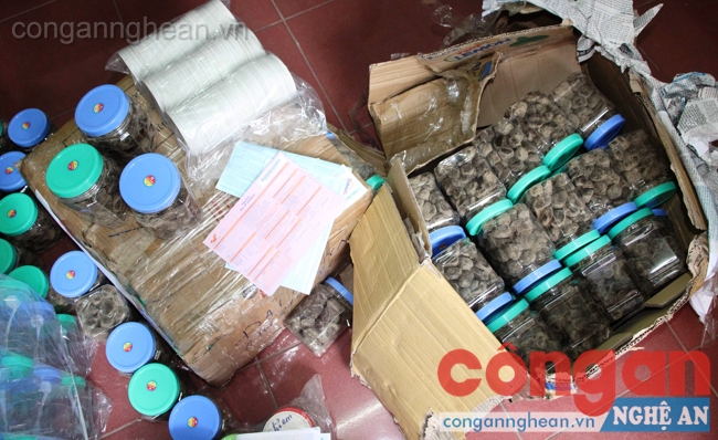 Thuốc Đông y rởm nhưng vẫn được dán tem, nhãn mác đầy đủ