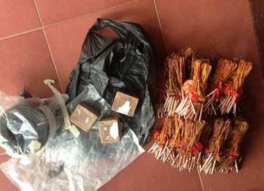 Bắt 2 đối tượng mua bán, tàng trữ vật liệu nổ