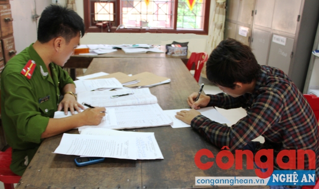 Hai nhóm đánh bạc bị bắt giữ