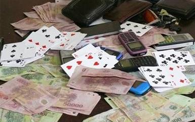 Bắt 2 nhóm đối tượng đánh bạc
