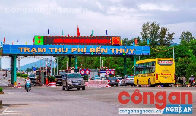 Kiến nghị giảm và lùi thời gian tăng phí qua cầu Bến Thủy
