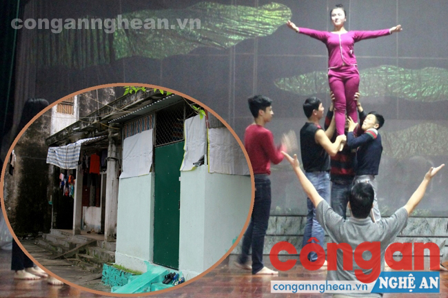 Đời nghệ sĩ phía sau ánh đèn sân khấu
