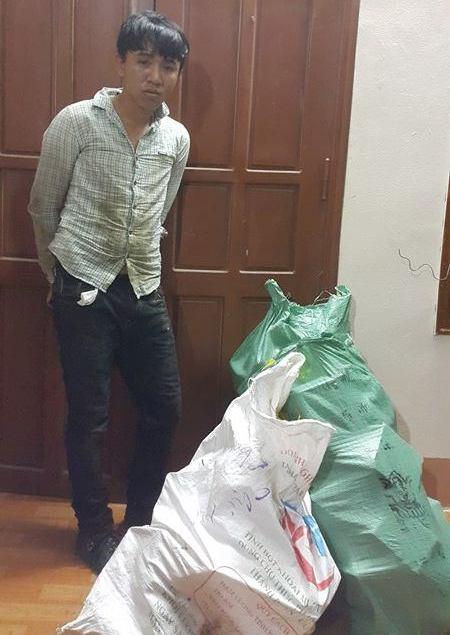Bắt đối tượng vận chuyển gần 70kg pháo nổ