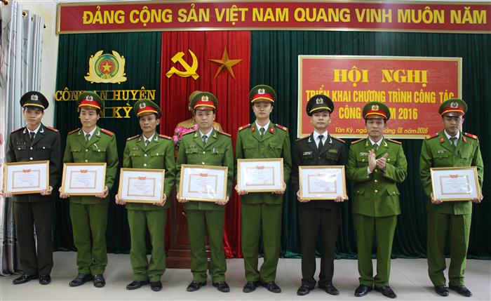 Hội nghị triển khai công tác năm 2016