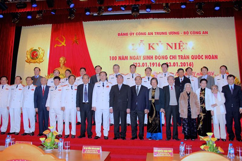 Kỷ niệm trọng thể 100 năm Ngày sinh đồng chí Trần Quốc Hoàn