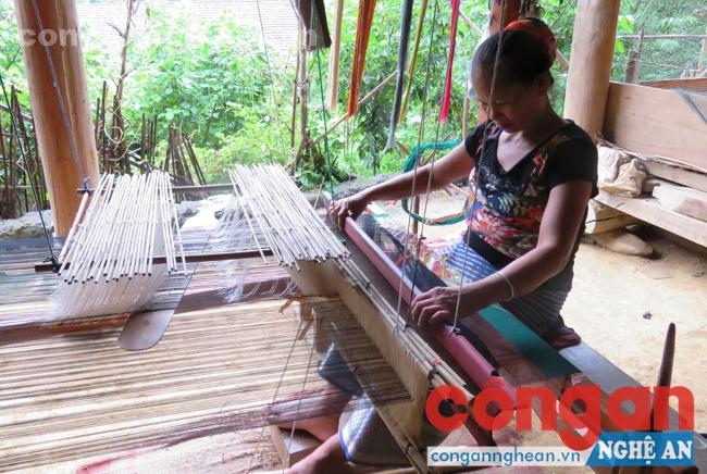 Nghề dệt thổ cẩm: Bản sắc văn hóa ở bản Na