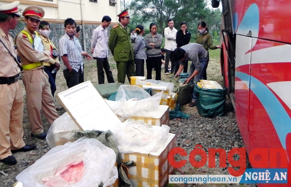 Thực phẩm 'bẩn' xâm nhập thị trường: Khó kiểm soát