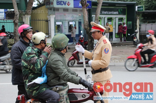Ghi nhận ngày đầu thí điểm đường 1 chiều