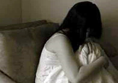 Bắt đối tượng giao cấu với trẻ em