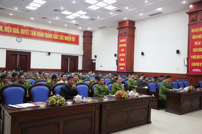 Đại biểu tham dự buổi lễ