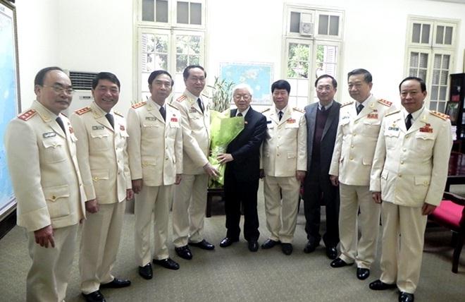 Đảng ủy Công an Trung ương chúc mừng Tổng Bí thư Nguyễn Phú Trọng tái đắc cử