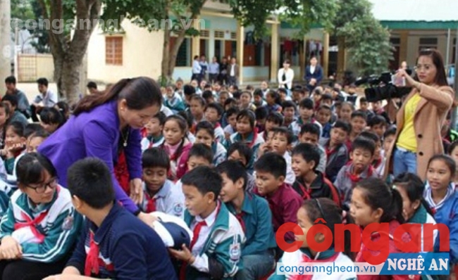 Cảm ơn Đảng, Chính phủ chăm lo cho người nghèo có Tết